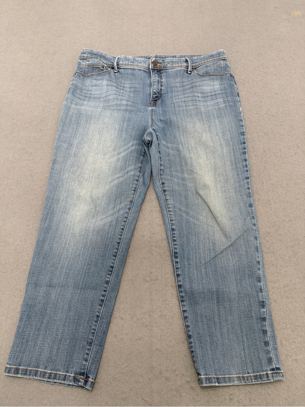 Women’s Chico’s Light Wash Crop Stretch Jeans Size 2.5